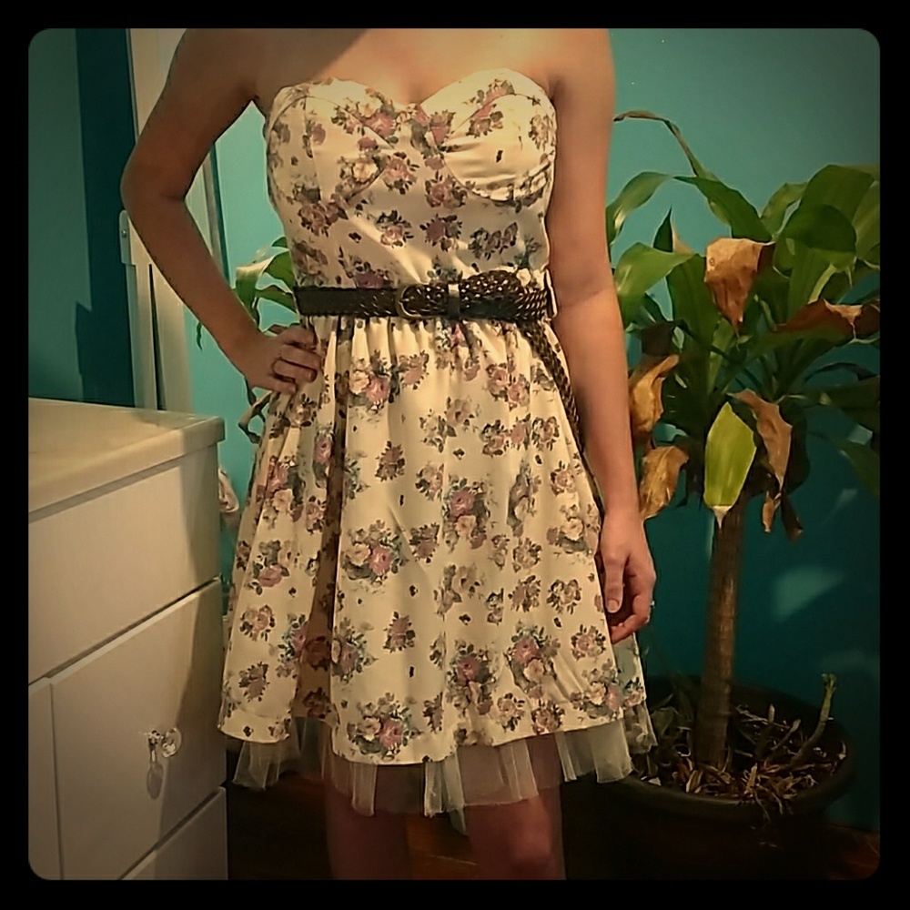 Cute strapless 👗